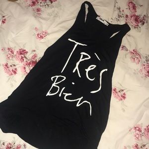 Très Bien tank! Super chic! Size XS!